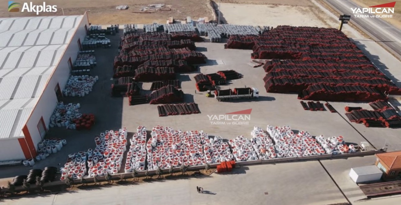 AKPLAS boru ve bağlantı parçaları stok sahası